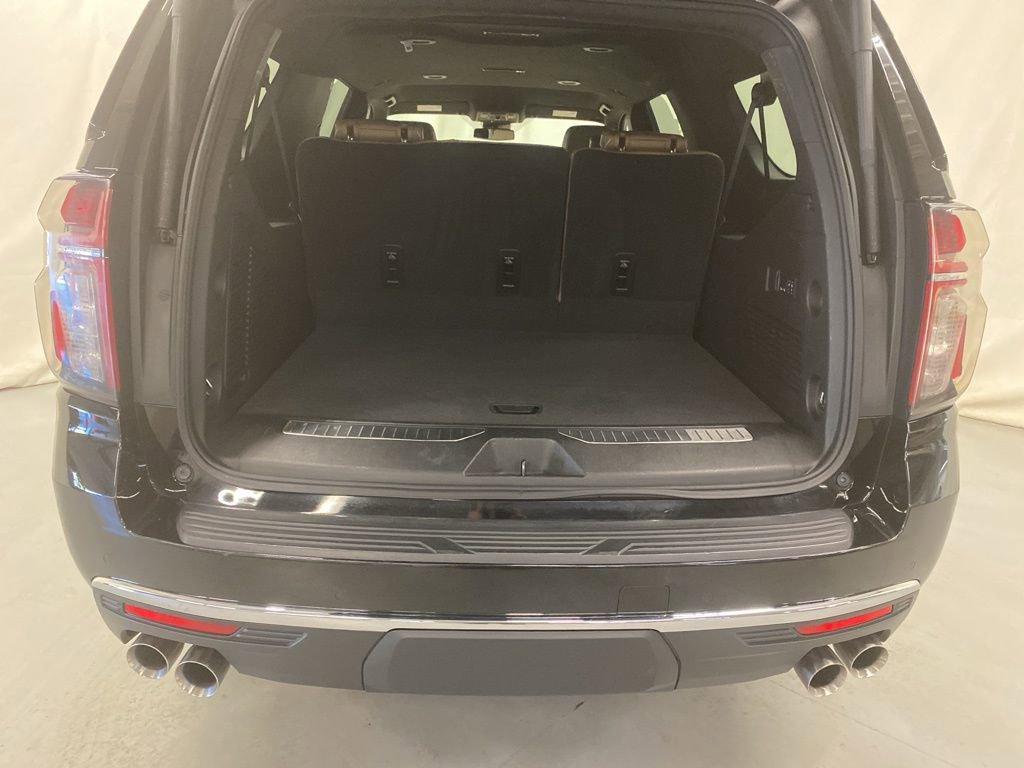 Used 2024 Chevrolet Suburban Premier image 8