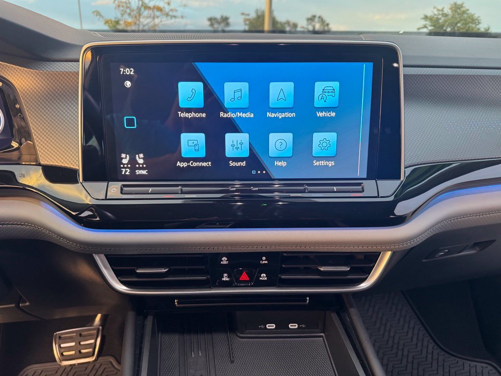 Used 2025 Volkswagen Atlas Peak Edition SE AWD/4WD image 19