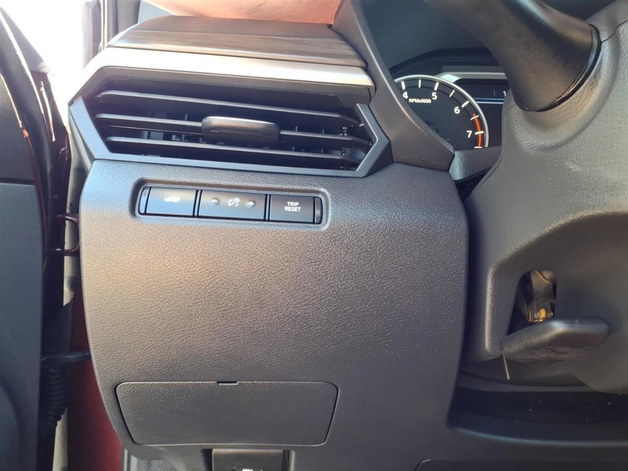 Used 2025 Nissan Altima 2.5 SV FWD image 14