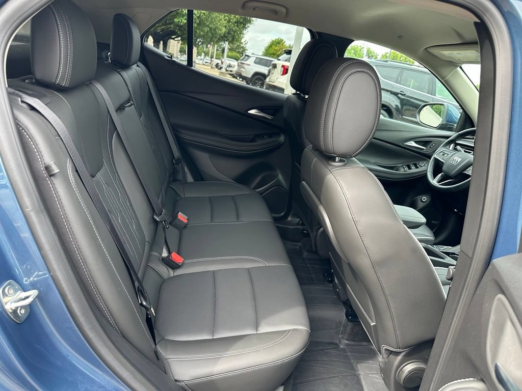 Used 2024 Buick Encore GX Avenir w/ Avenir Convenience Package AWD/4WD image 30