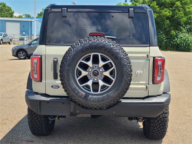 New 2025 Ford Bronco Badlands image 6