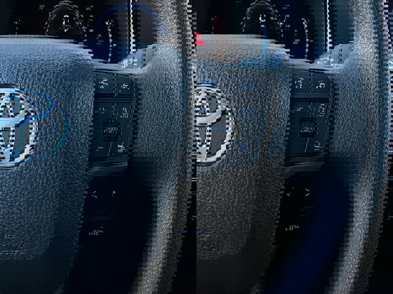 Used 2025 Toyota Camry LE image 33