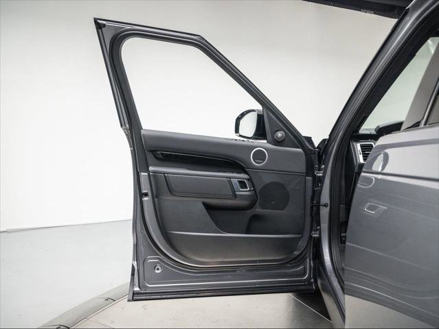 New 2025 Land Rover Discovery S image 27