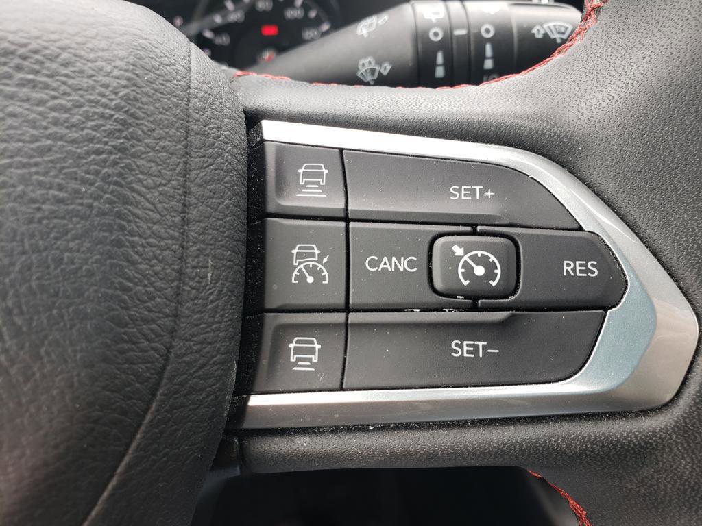 Used 2023 Jeep Compass Trailhawk w/ Trailhawk Convenience Group AWD/4WD image 21