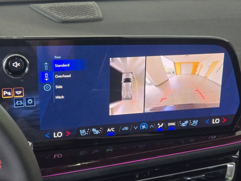 New 2026 Chevrolet Traverse RS w/ LPO, Floor Liner Package AWD/4WD image 28