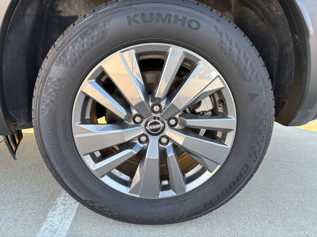 Used 2025 Nissan Pathfinder SV image 10