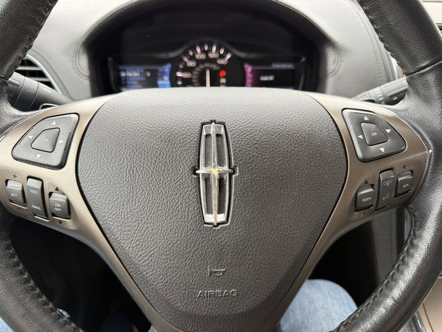 Used 2013 Lincoln MKX FWD image 21