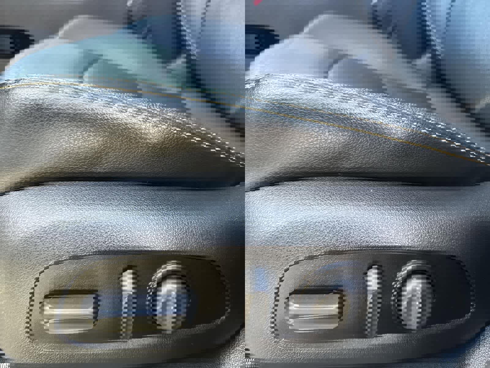 Used 2021 GMC Terrain SLT w/ Infotainment Package II image 13