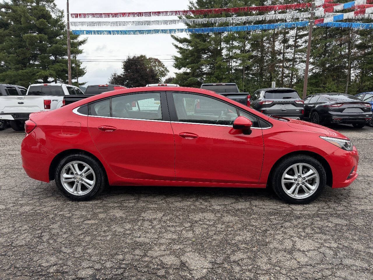 Used 2018 Chevrolet Cruze LT w/ Convenience Package FWD image 11
