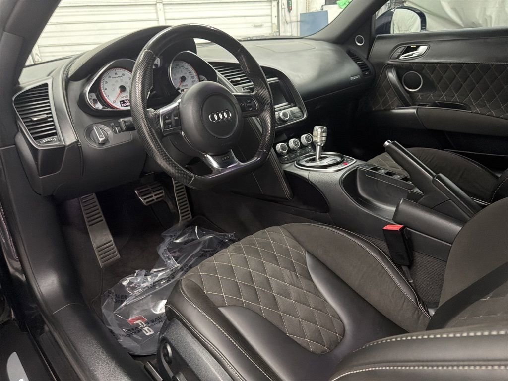 Used 2011 Audi R8 V10 image 14