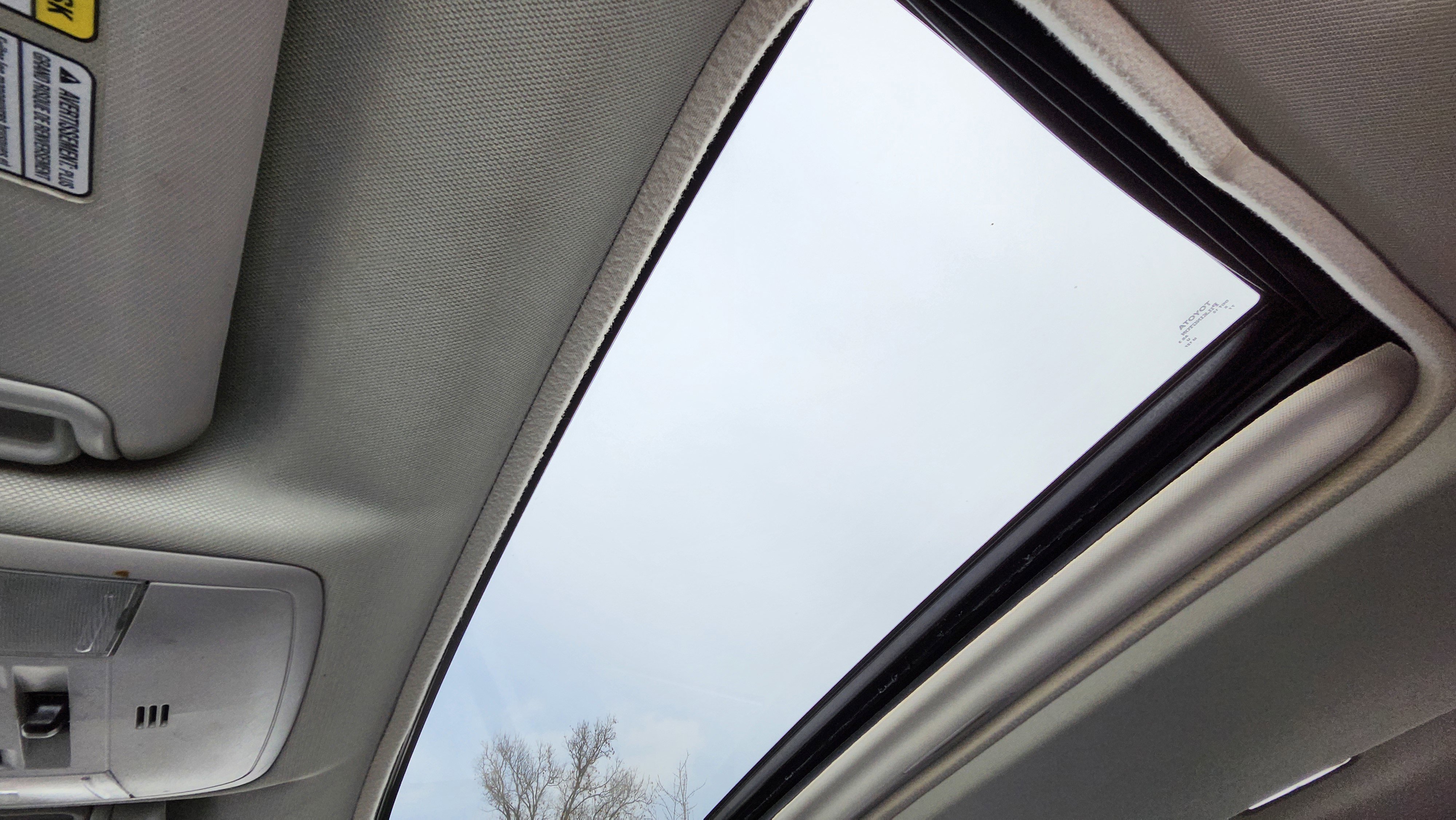 Used 2016 Toyota RAV4 Limited w/ Advanced Technology Package image 2