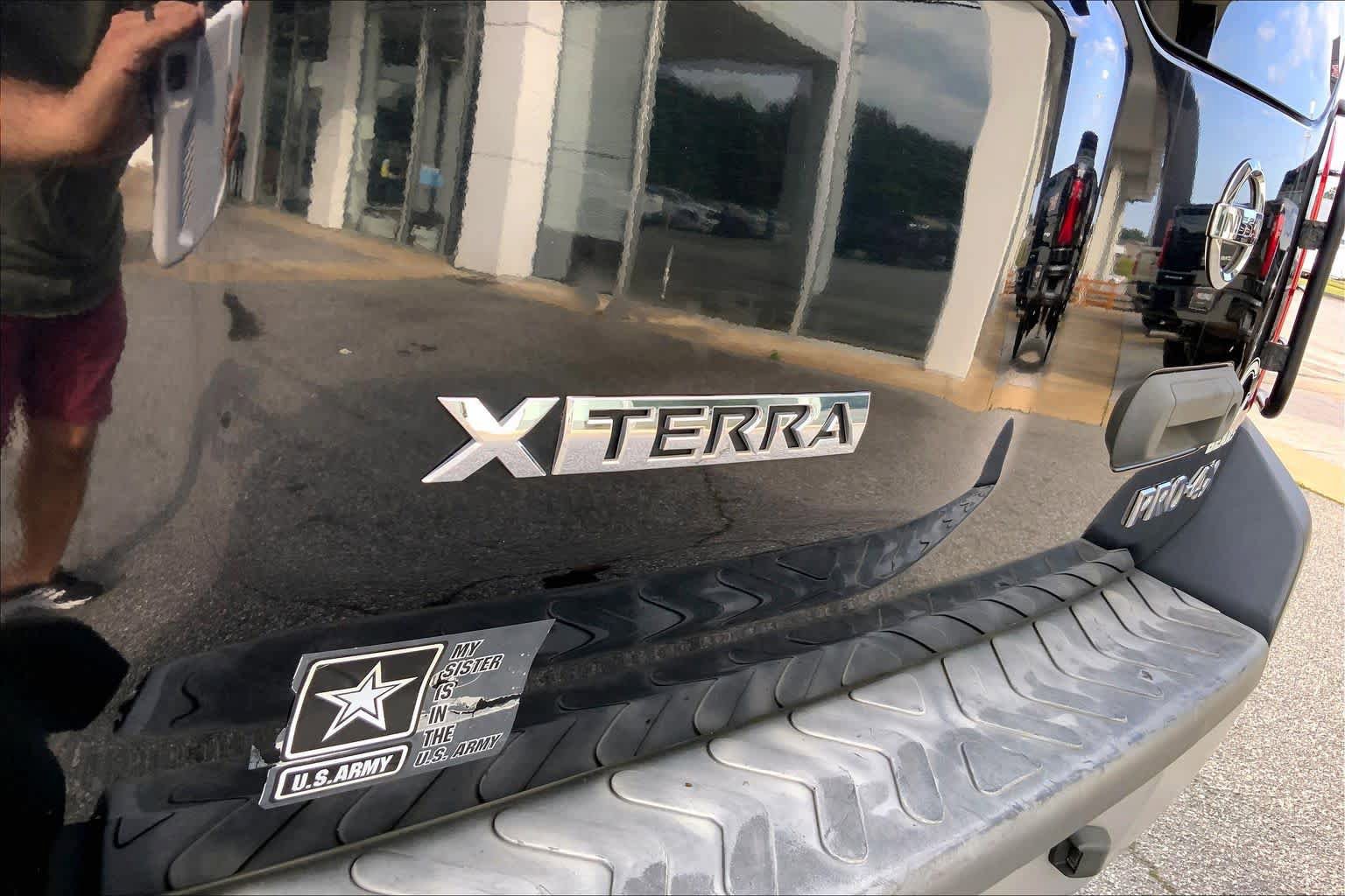 Used 2011 Nissan Xterra PRO-4X w/ Pro-4x Leather Pkg AWD/4WD image 28