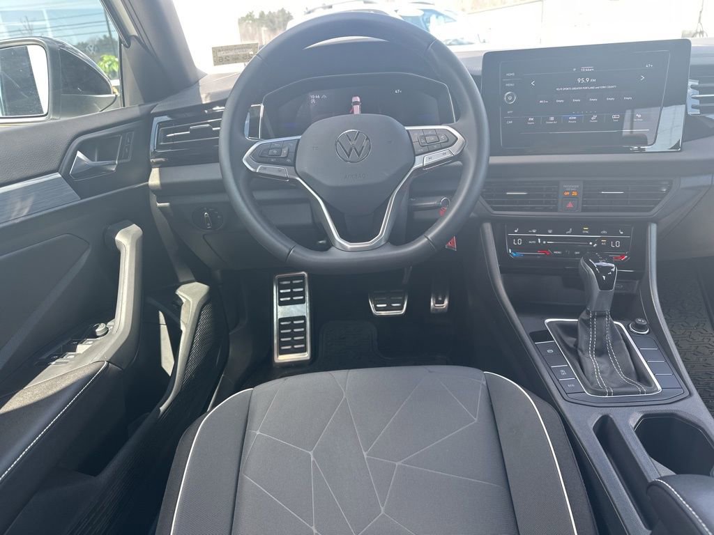 Used 2025 Volkswagen Jetta Sport FWD image 17