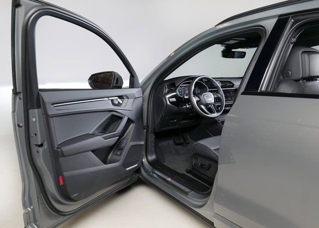 New 2025 Audi Q3 2.0T Premium image 23