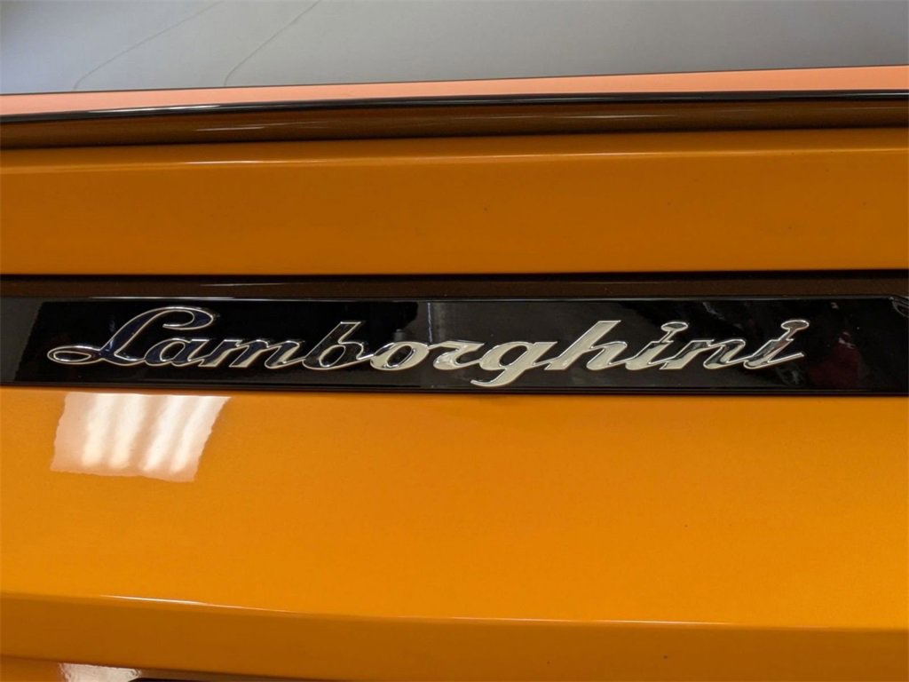 Used 2024 Lamborghini Urus S image 8