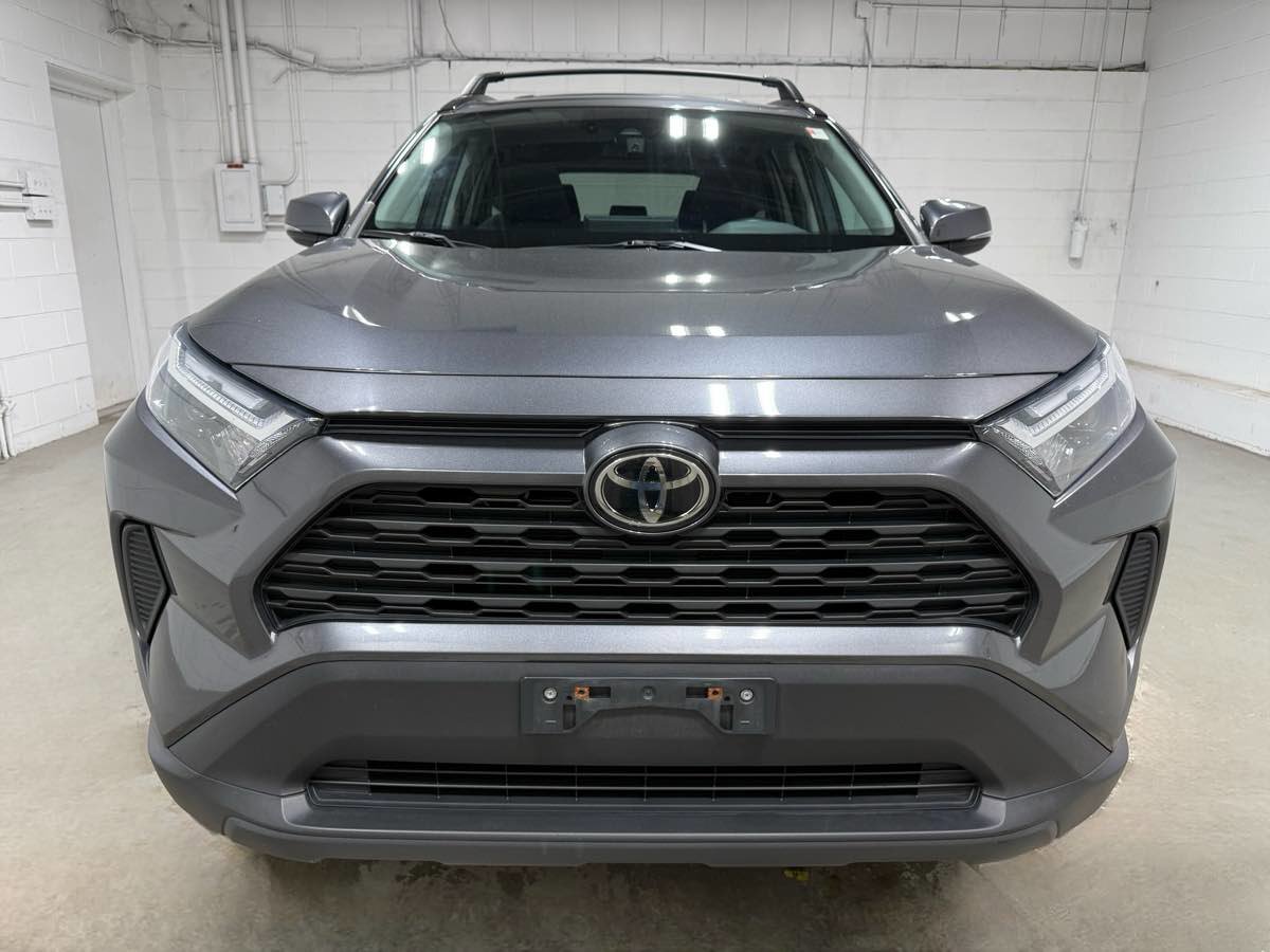 Used 2022 Toyota RAV4 XLE w/ Convenience Package AWD/4WD image 2