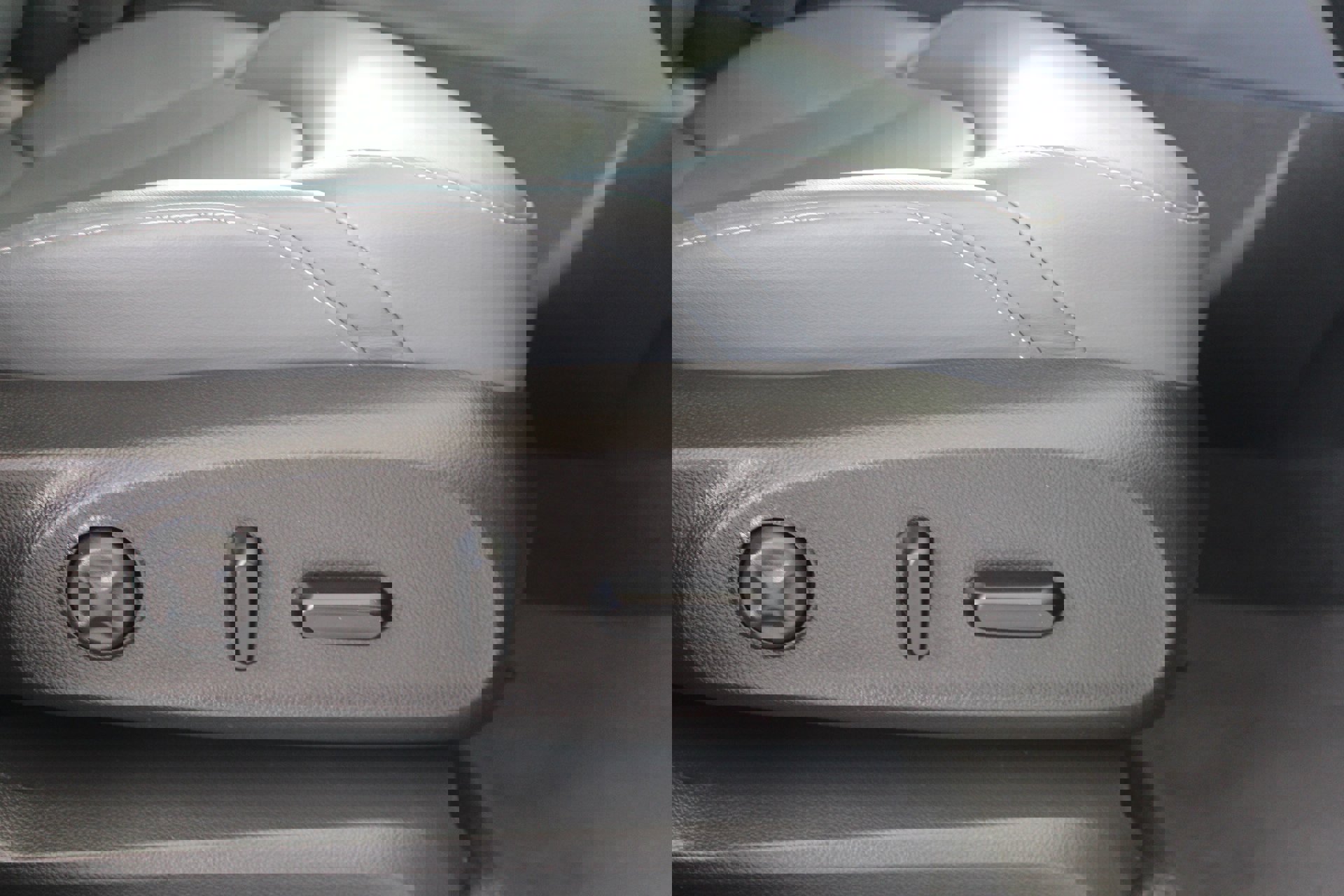 Used 2020 Buick Envision Essence image 15