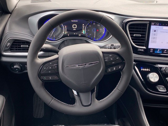 New 2026 Chrysler Pacifica Limited w/ S Appearance Package FWD image 39