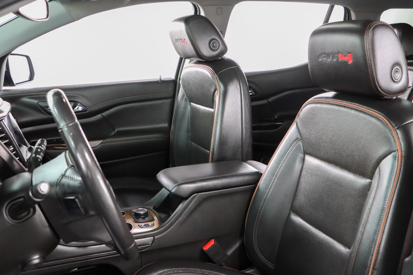Used 2022 GMC Acadia AT4 w/ GMC Pro Grade Package AWD/4WD image 25