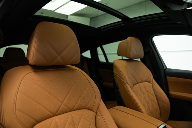 Used 2026 BMW X6 M60i image 14