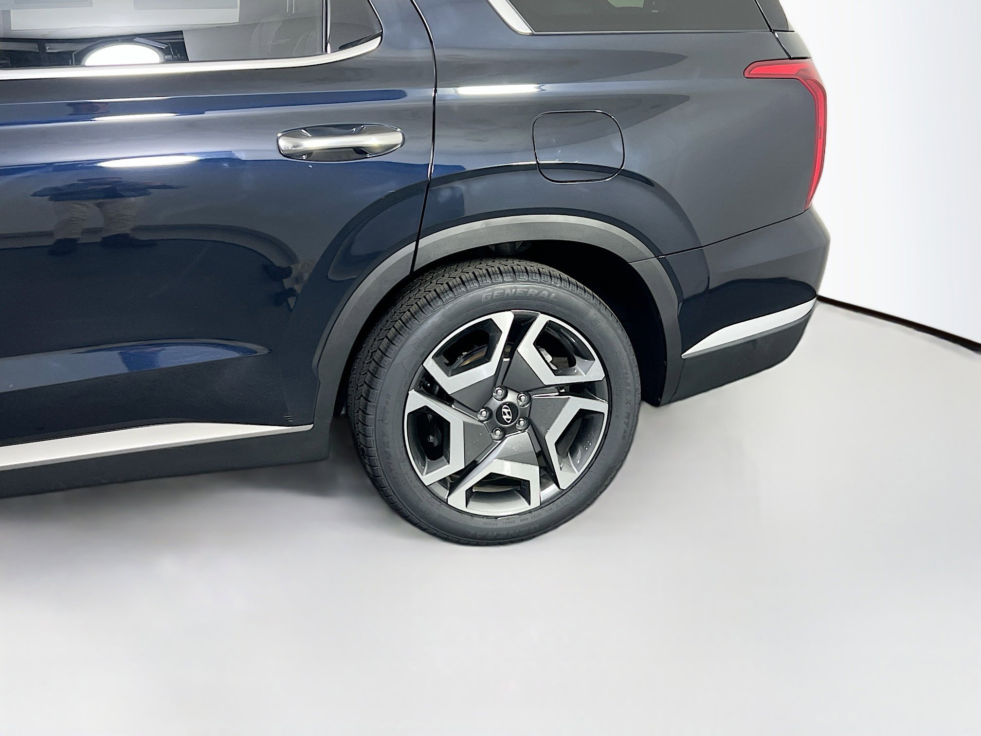 Used 2023 Hyundai Palisade Limited image 32