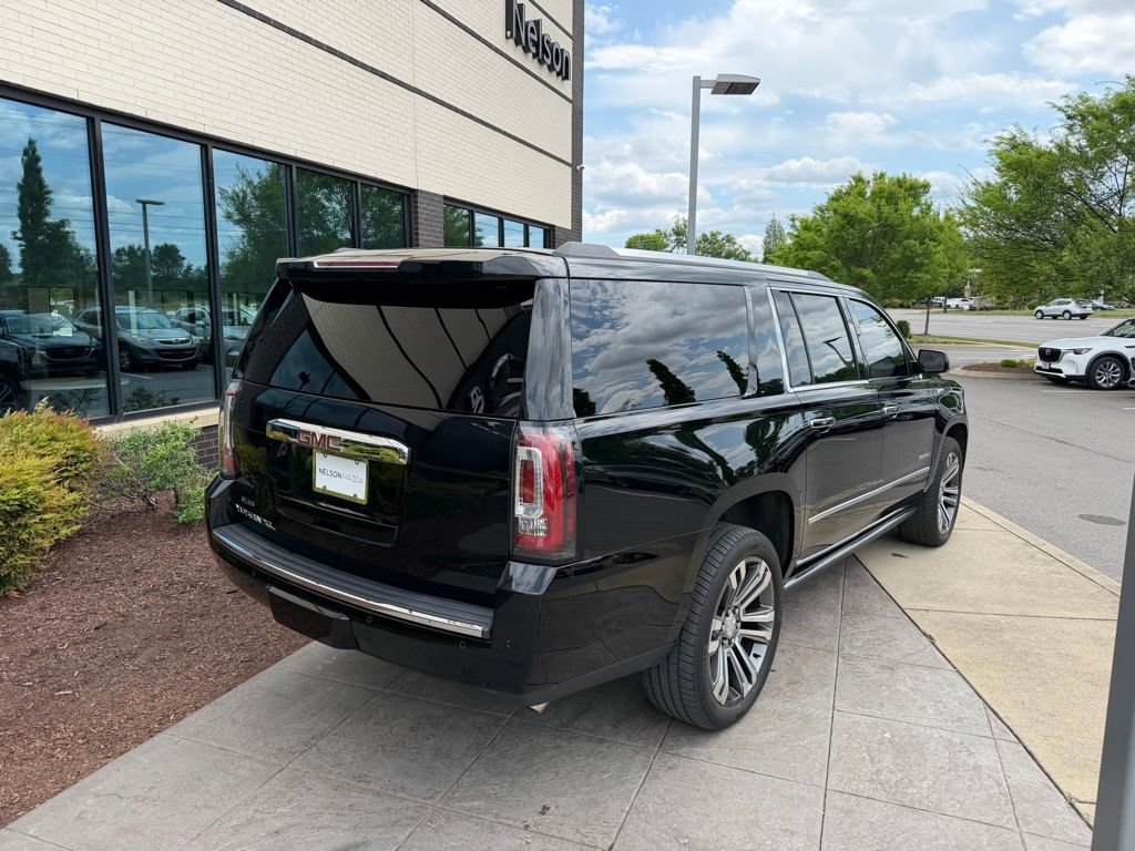 Used 2019 GMC Yukon XL Denali w/ Denali Ultimate Package AWD/4WD image 3
