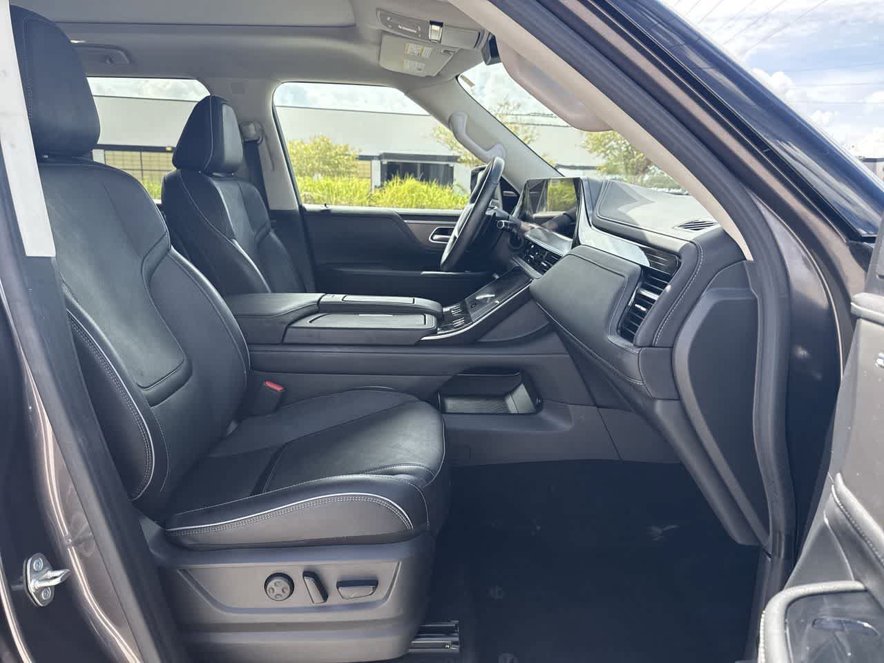 Used 2025 INFINITI QX80 Luxe RWD image 23