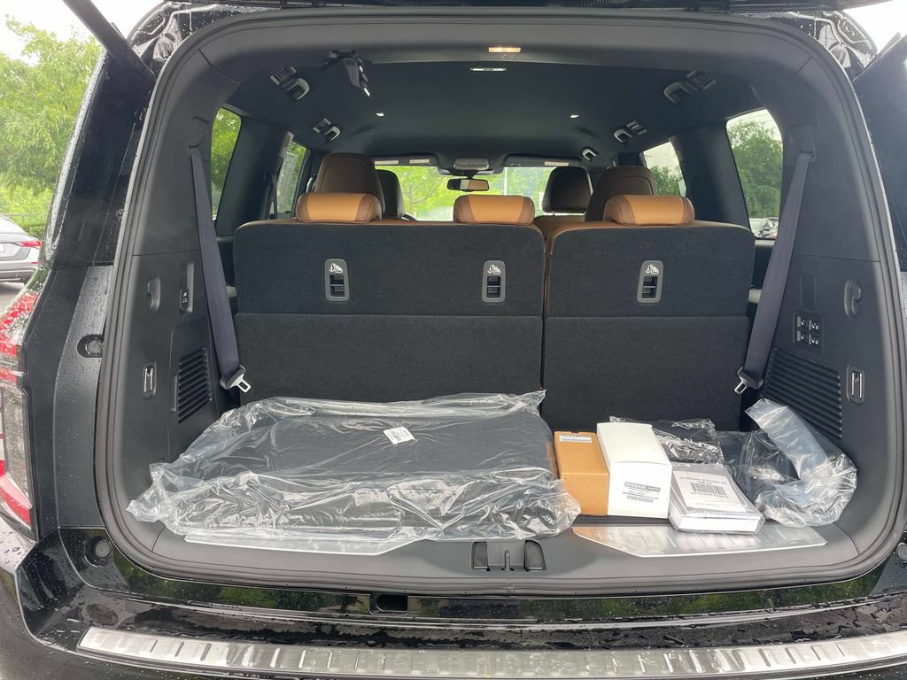 New 2025 Nissan Armada SL w/ Captain's Chari Seat Package RWD image 7