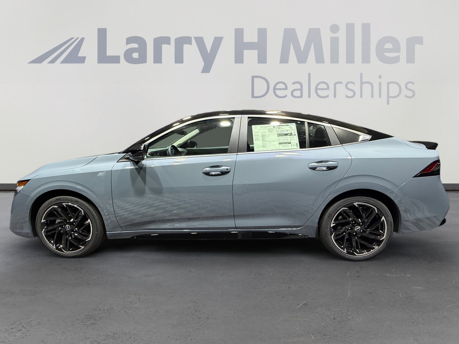 New 2026 Nissan Sentra SR w/ Floor Mat Package FWD image 2