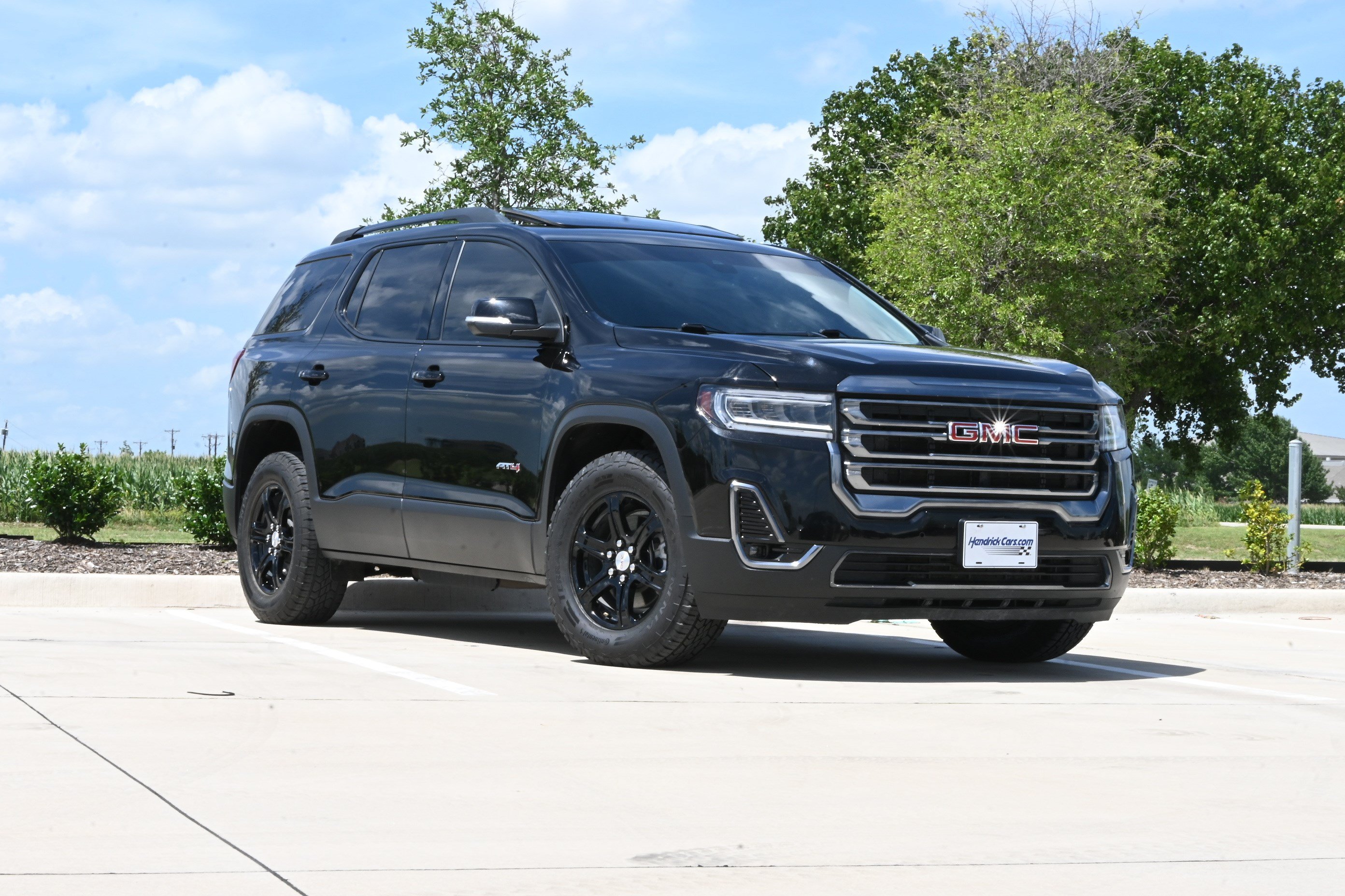 Used 2022 GMC Acadia AT4 w/ Preferred Package AWD/4WD image 2