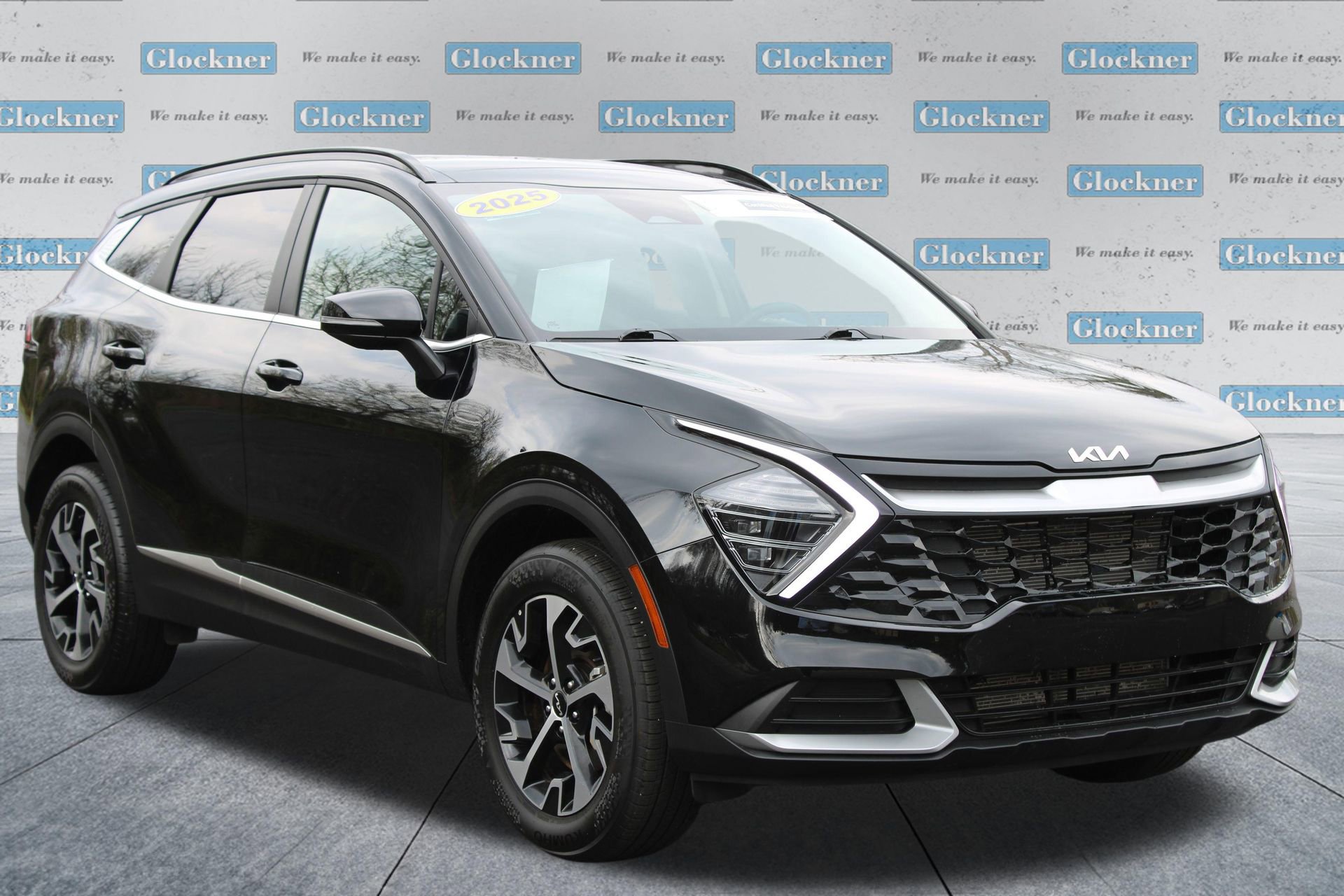 Used 2025 Kia Sportage EX w/ Premium Package image 3