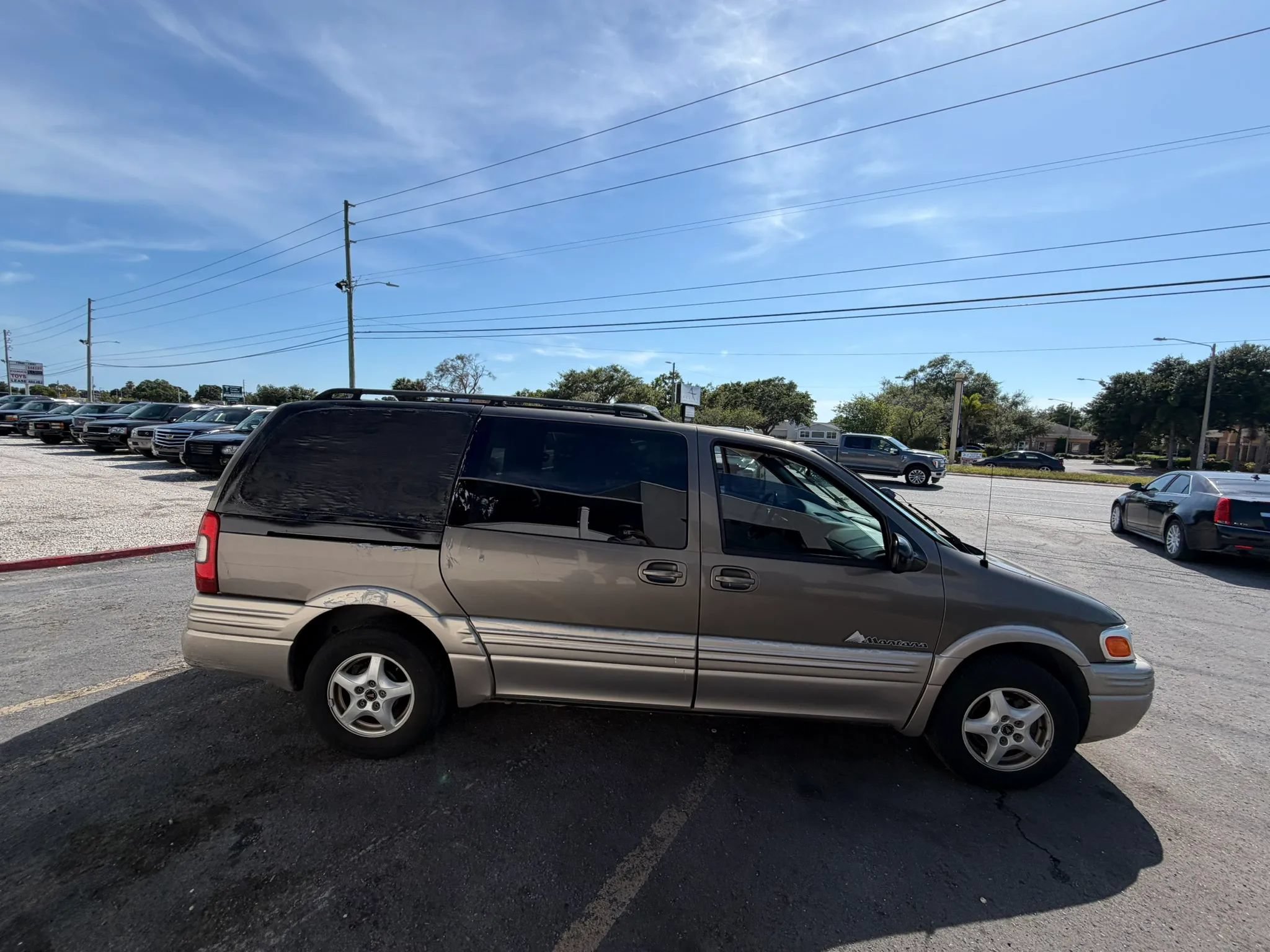 Used 2004 Pontiac Montana Extended w/ Premium Seating Package FWD image 5