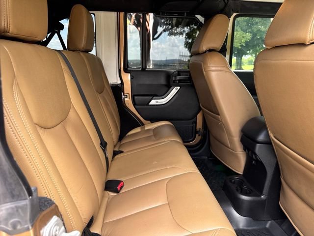 Used 2015 Jeep Wrangler Unlimited Sahara AWD/4WD image 12