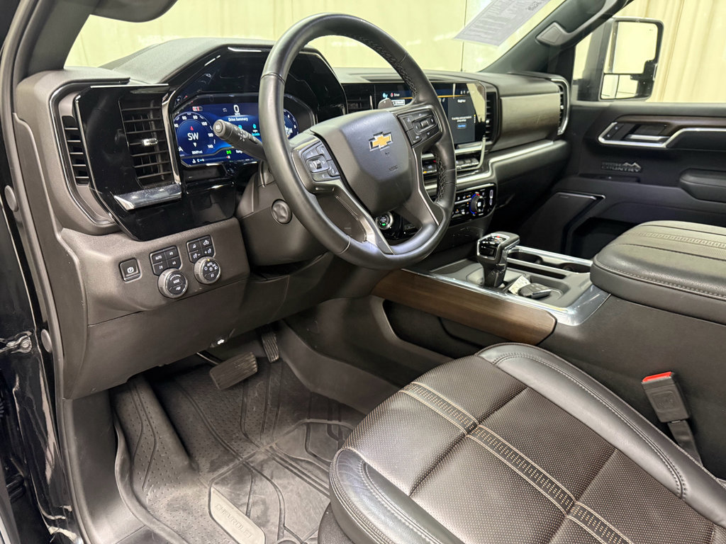Certified 2025 Chevrolet Silverado 1500 High Country w/ High Country Premium Package AWD/4WD image 29