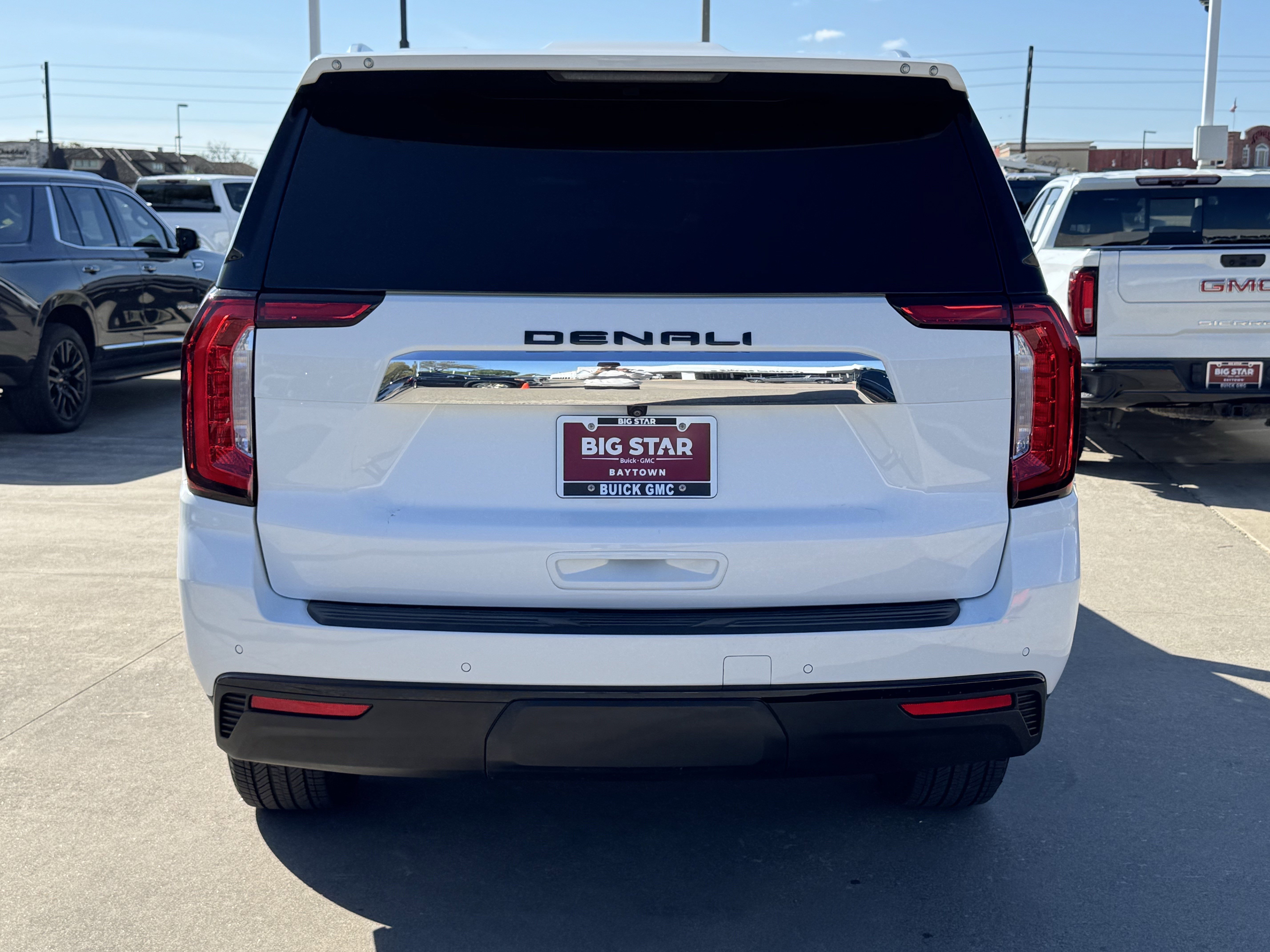 Used 2024 GMC Yukon XL SLE w/ Gmc Pro Safety Plus Package image 9