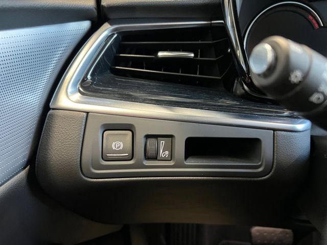 Certified 2024 Cadillac XT5 Premium Luxury AWD/4WD image 18