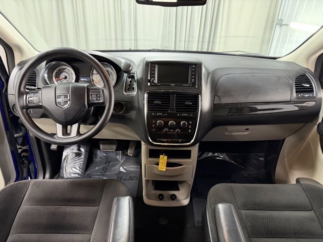Used 2018 Dodge Grand Caravan SE w/ UConnect Hands-Free Group image 13