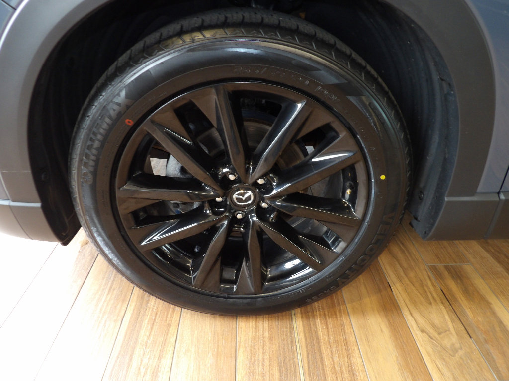 Certified 2023 MAZDA CX-9 Carbon Edition image 10