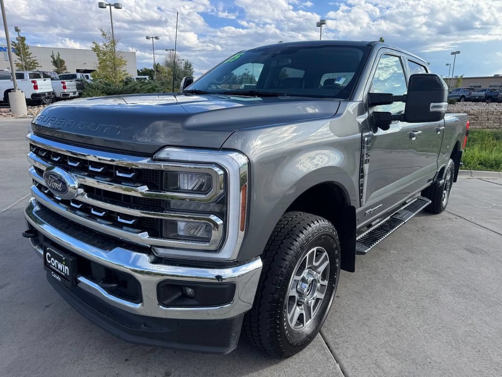 Used 2025 Ford F350 Lariat AWD/4WD image 3