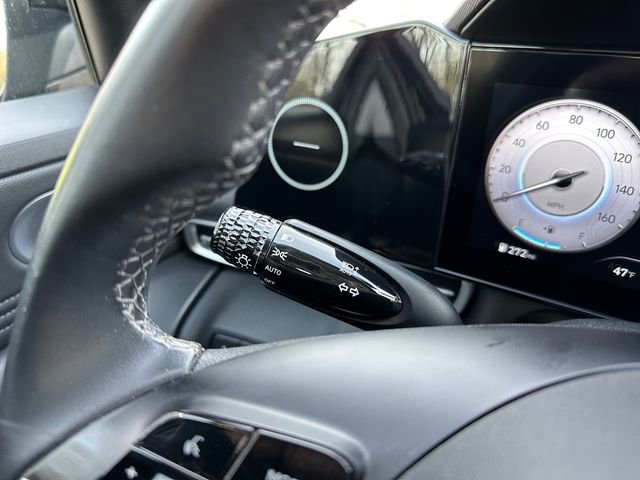 Used 2022 Hyundai Elantra Limited image 24