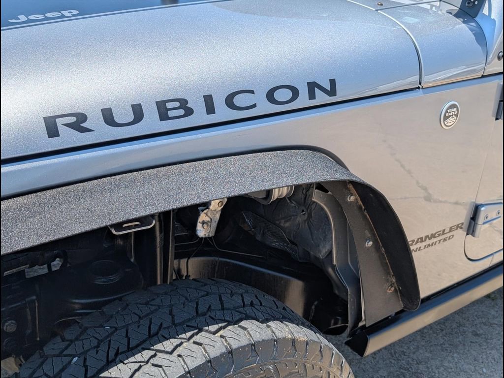 Used 2016 Jeep Wrangler Unlimited Rubicon w/ Connectivity Group AWD/4WD image 19