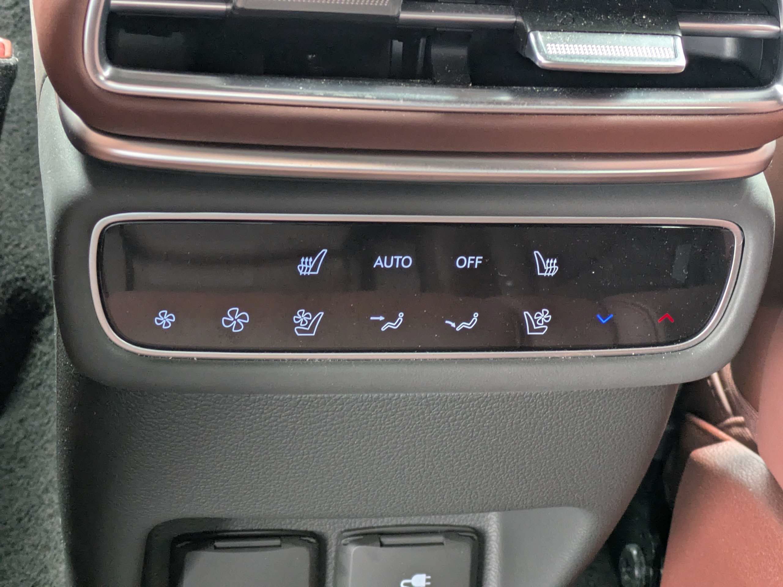 Certified 2025 Genesis GV80 3.5T Prestige AWD/4WD image 19