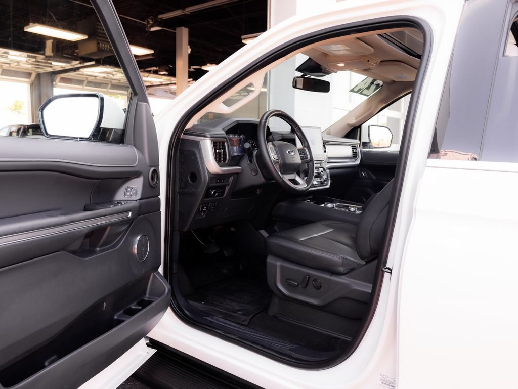 Used 2024 Ford Expedition Max XLT AWD/4WD image 33