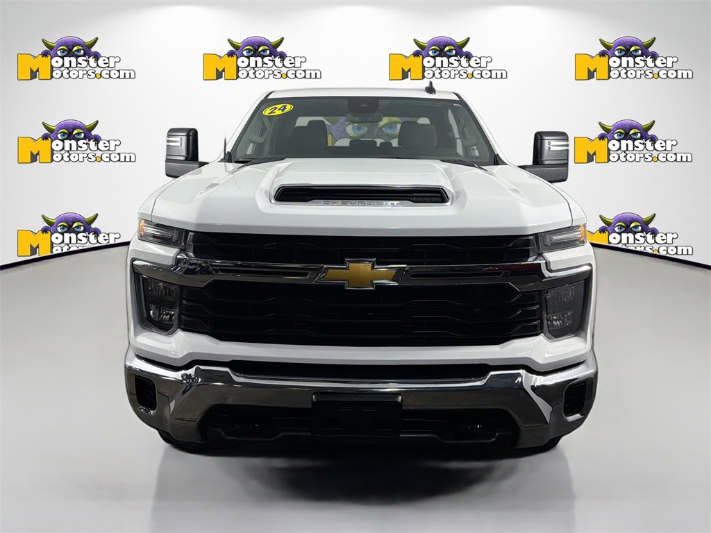 Used 2024 Chevrolet Silverado 2500 LT image 2