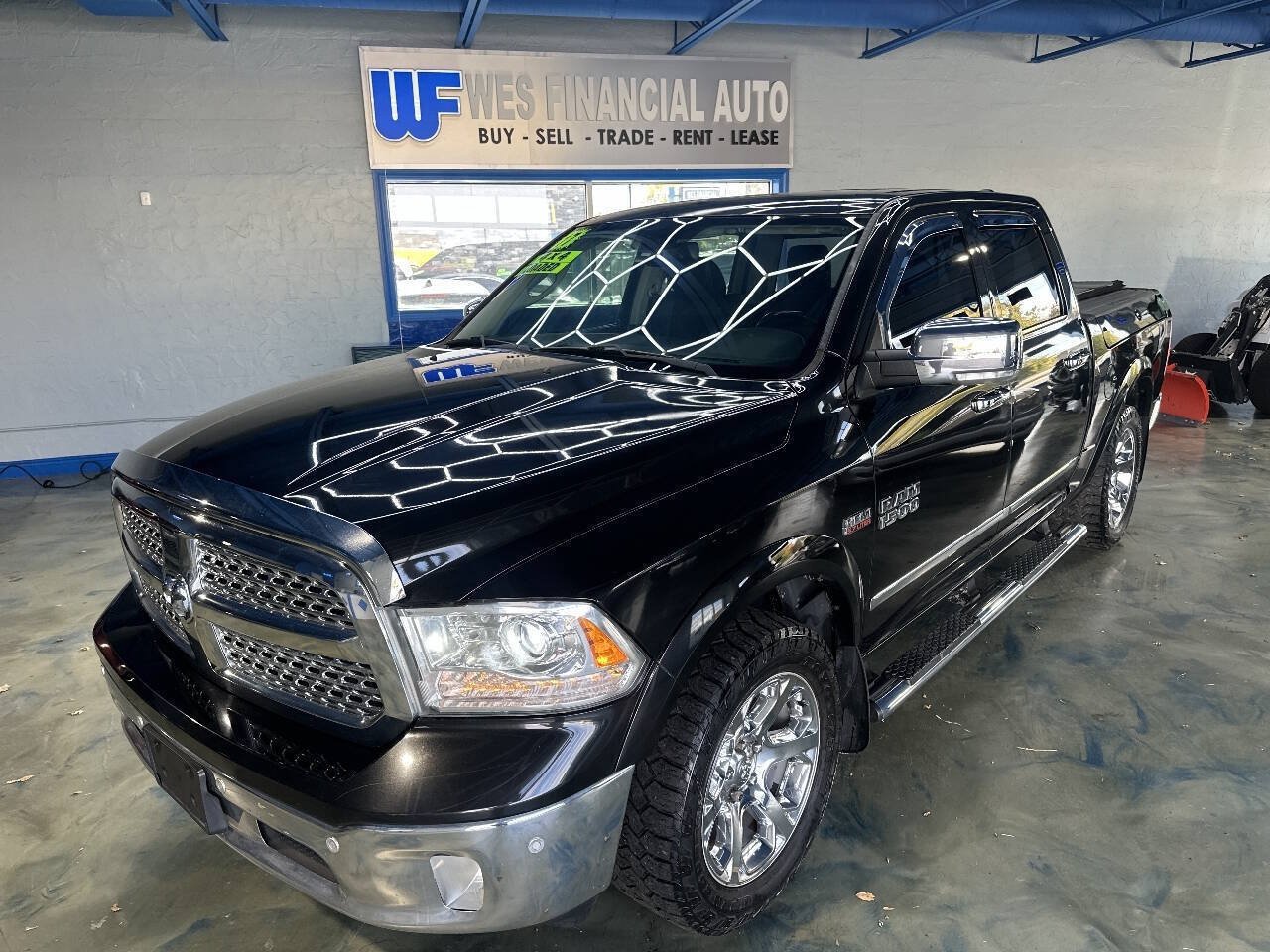 Used 2017 RAM 1500 Laramie AWD/4WD image 5