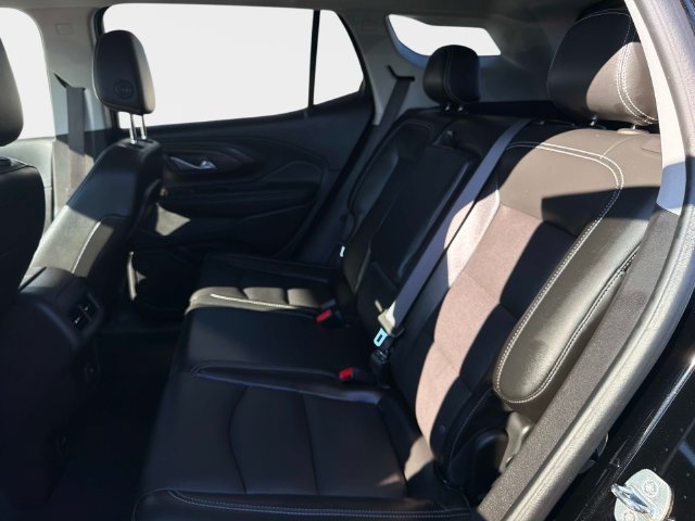 Used 2022 GMC Terrain SLT w/ Infotainment Package II FWD image 12