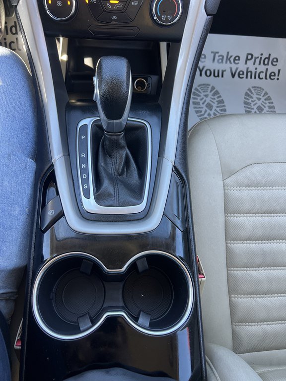 Used 2014 Ford Fusion SE FWD image 20