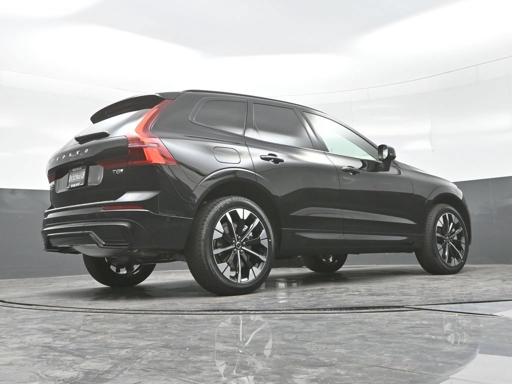 New 2026 Volvo XC60 T8 Plus w/ Climate Package PRO AWD/4WD image 25