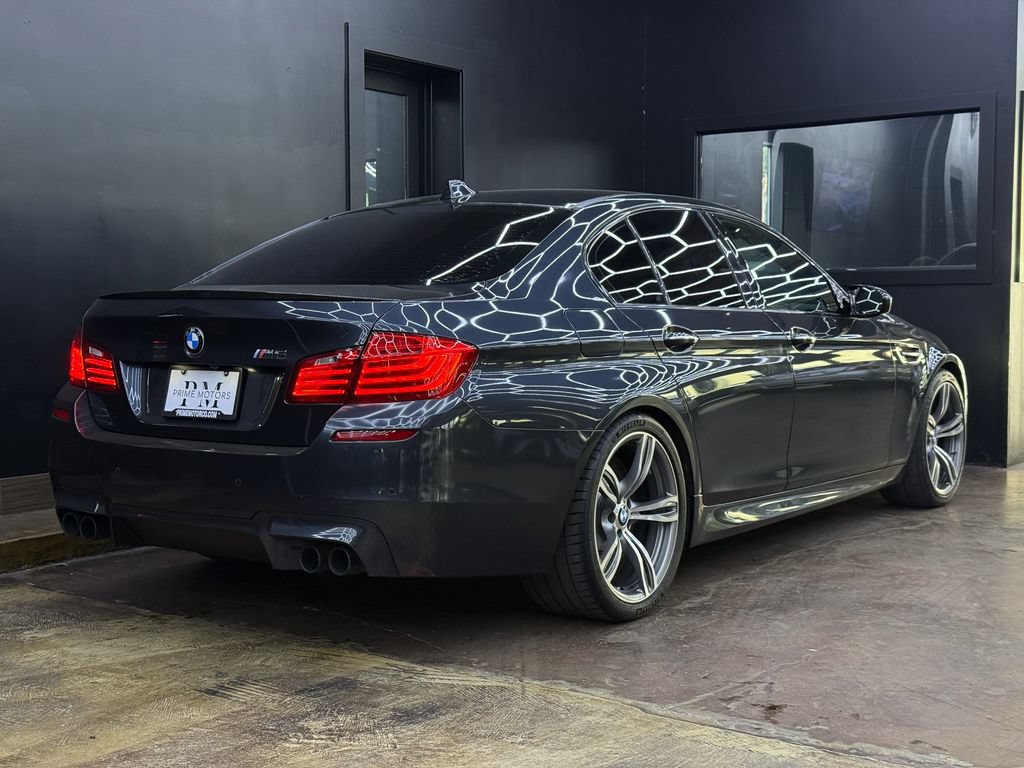 Used 2015 BMW M5 RWD image 9