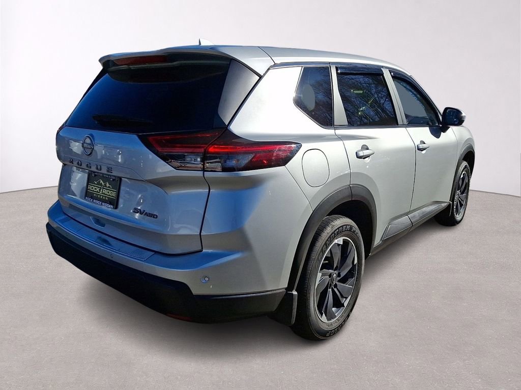 Used 2024 Nissan Rogue SV image 7